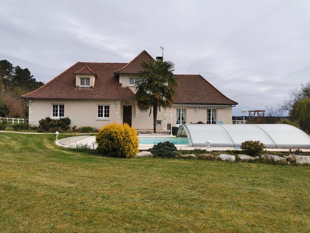 Villa Eyraud Crempse Maurens 6 pièce(s) 158 m2