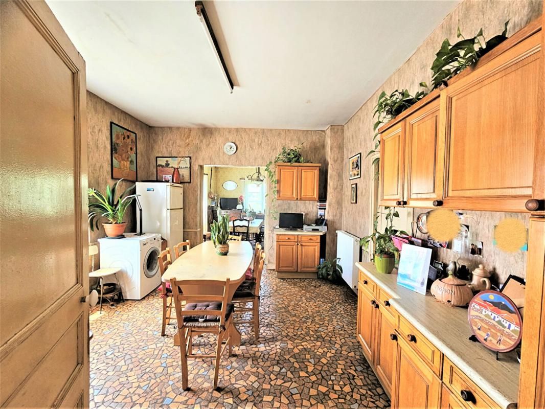 Maison 5 pièce(s) 90 m2 263 160 euros FAI