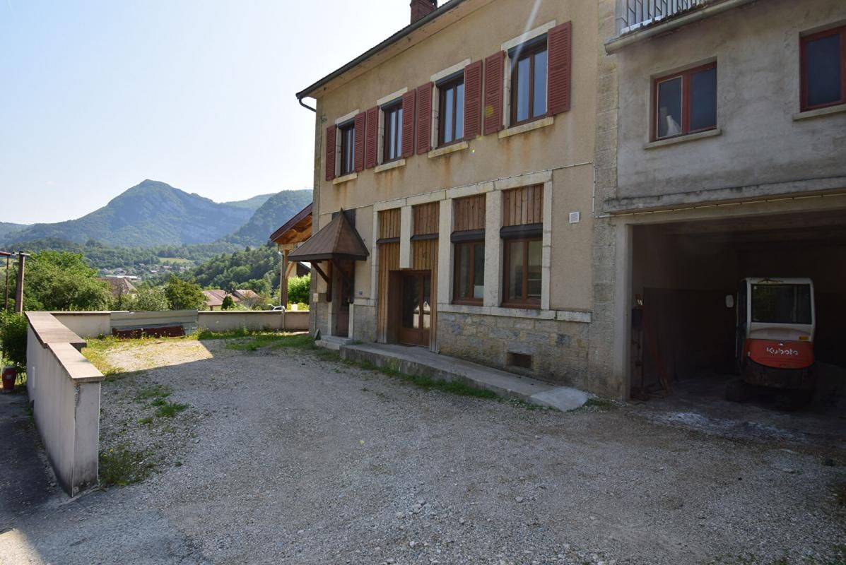 VILLARD-SAINT-SAUVEUR Maison Villard Saint Sauveur 7 pièce(s) 130 m2 2