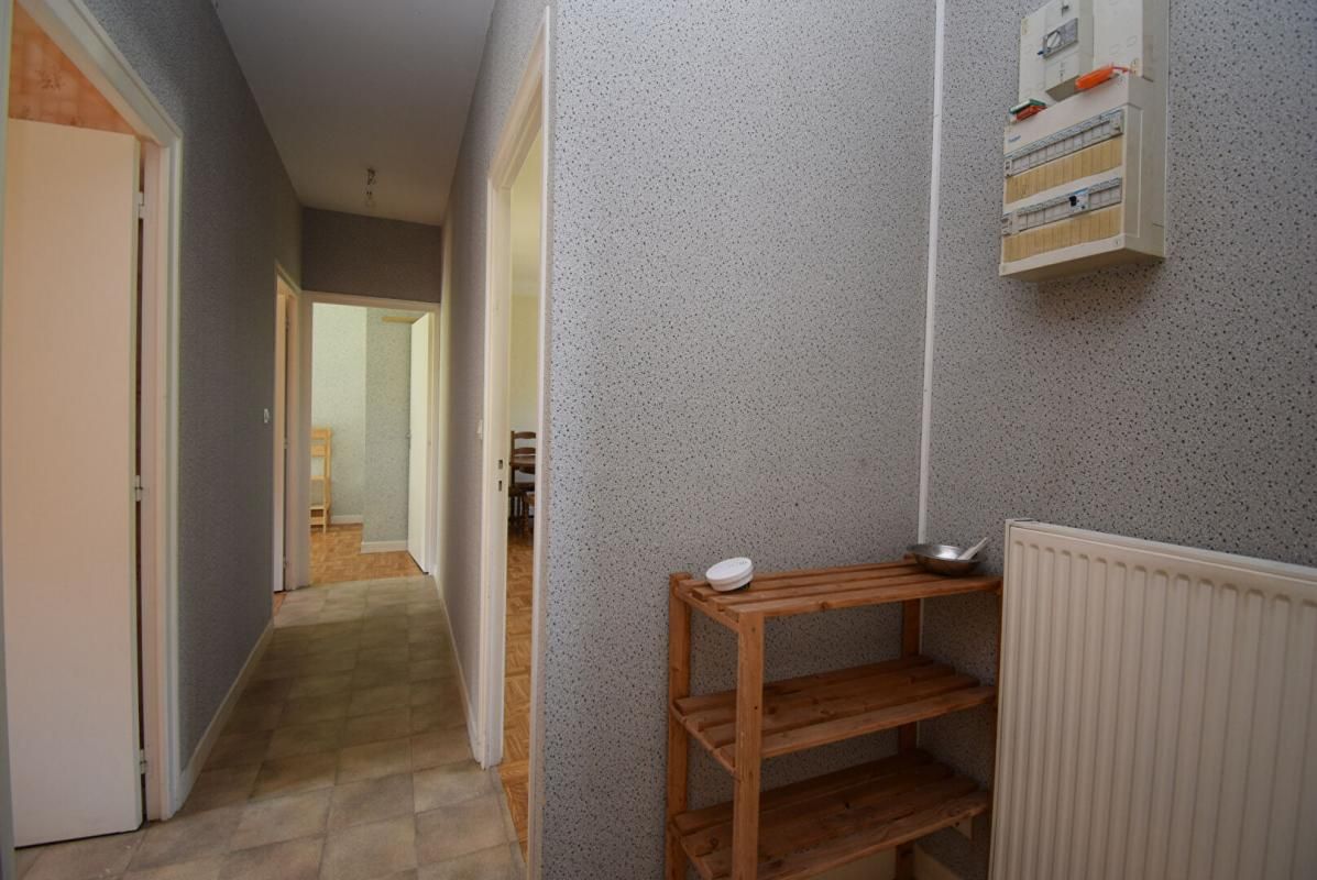 VILLARD-SAINT-SAUVEUR Maison Villard Saint Sauveur 7 pièce(s) 130 m2 4