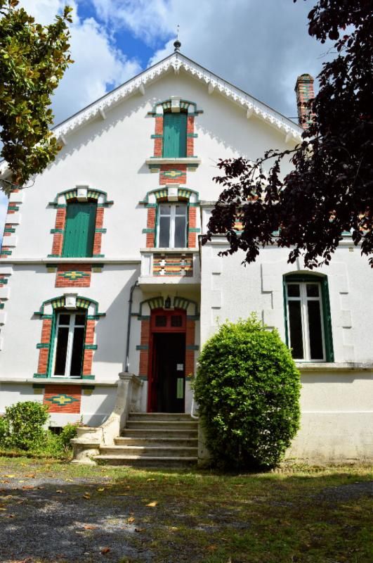 Maison bourgeoise Saint Astier 10 pièce(s) 270 m2