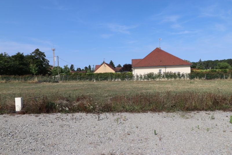 Terrain Avermes 819 m2