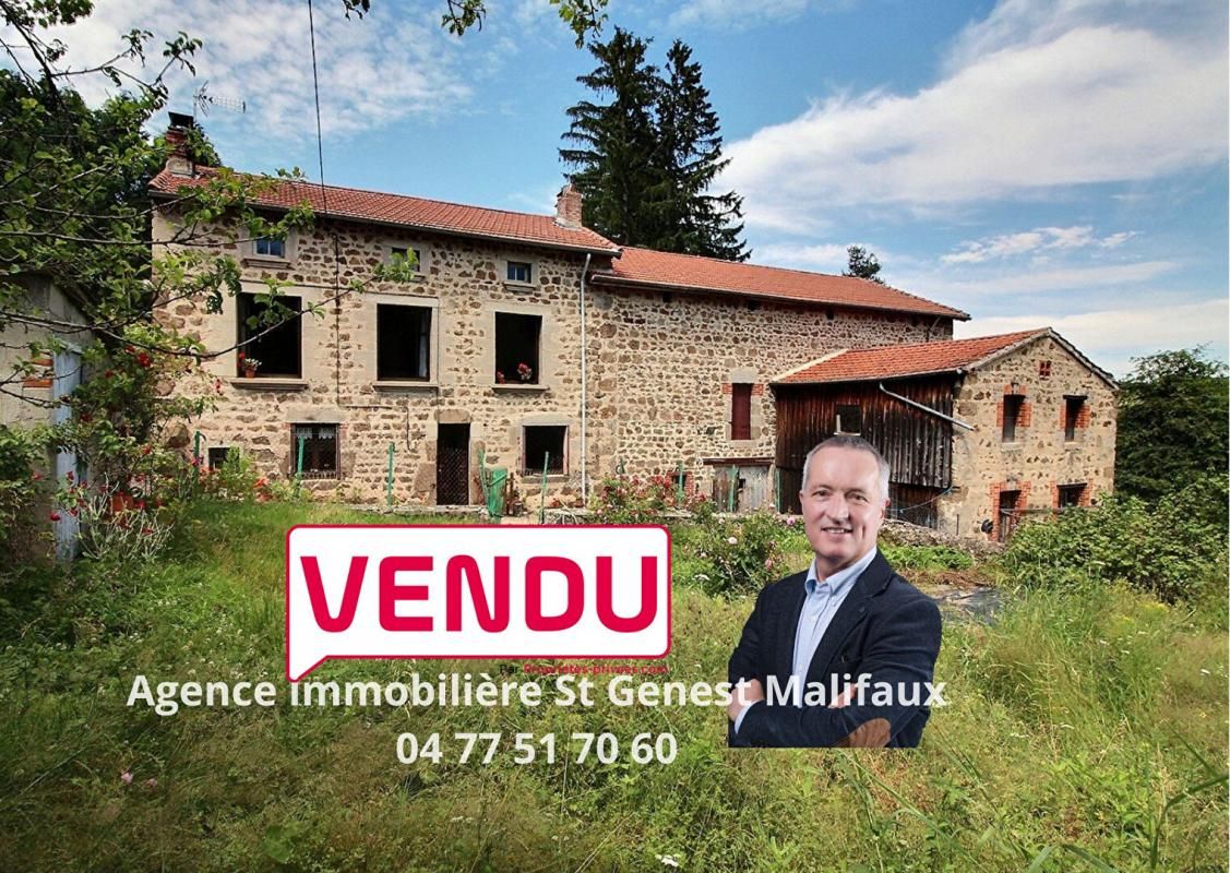 *** VENDU *** Entre Saint Victor Malescours 43140 Jonzieux 42660 et Saint Just Malmont 43240 Maison type corps de ferme  à rénover sur 3600m² de terrain