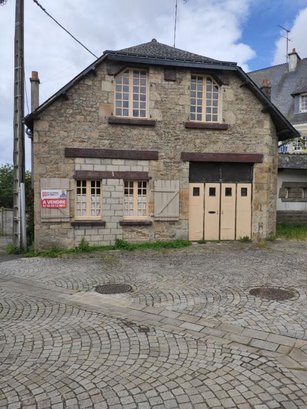 Jolie Maison à rénover en plein centre avec garage, Guémené Sur Scorff