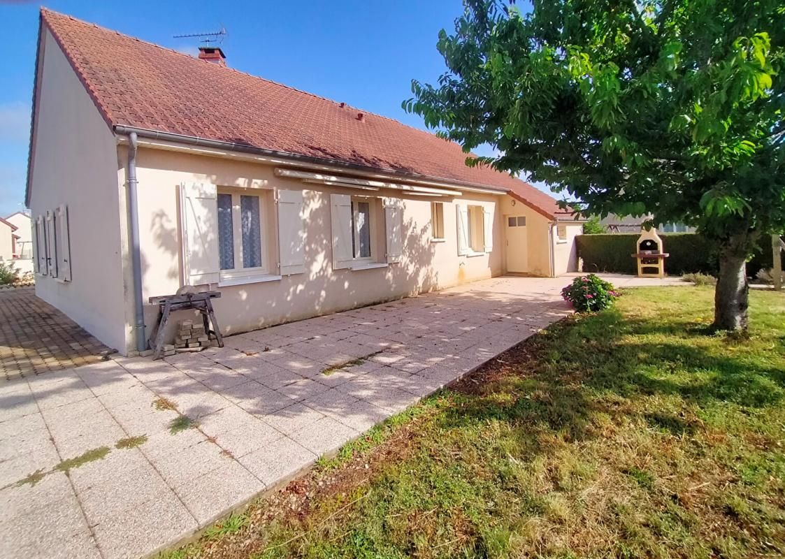 NEUVILLALAIS Maison Neuvillalais 90 m2 1