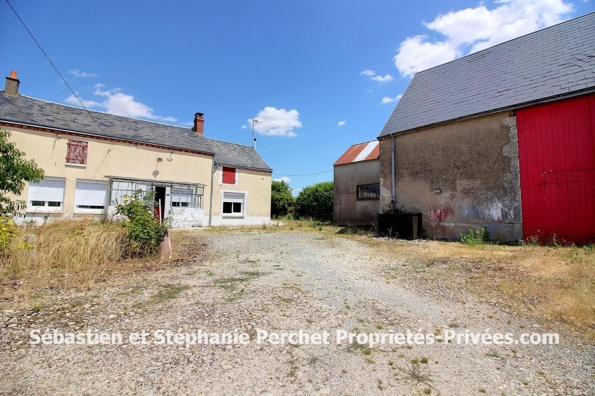 Maison avec dépendances sur 680 m2 de terrain