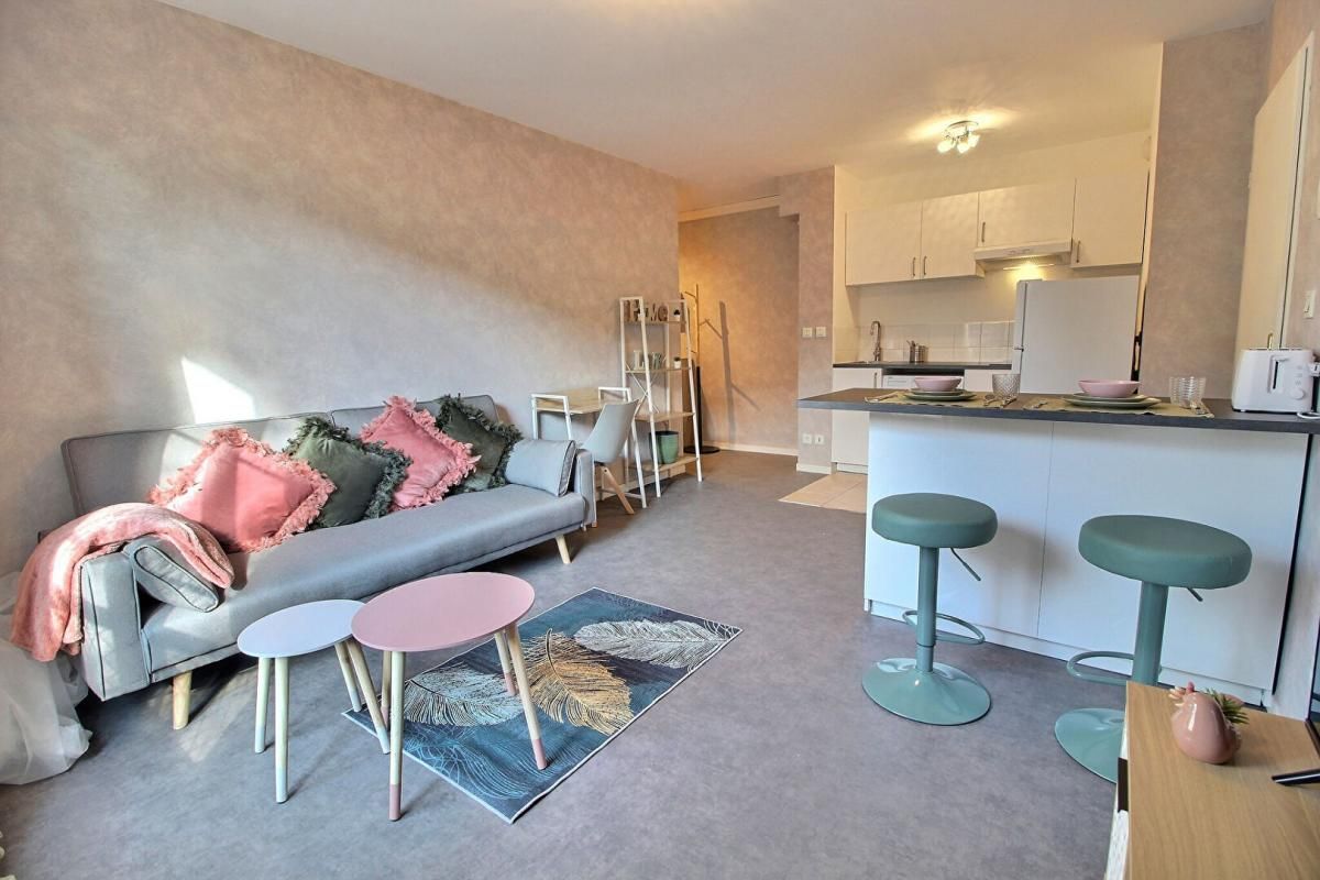 60100 CREIL A LOUER Appartement 1 chambre 1 place de parking sous-terrain