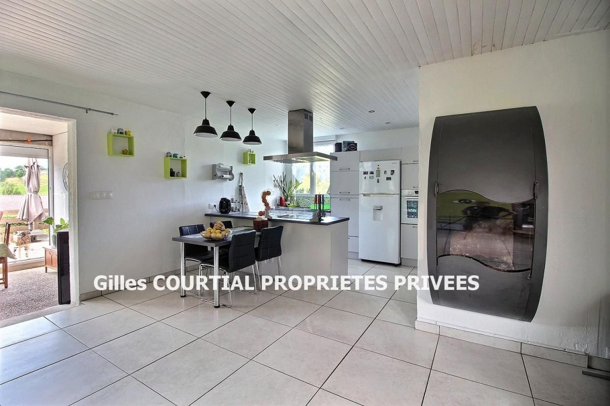 CRAPONNE-SUR-ARZON CRAPONNE SUR ARZON SECTEUR Beaune Sur Arzon 43500 maison de 164m² composée de 2 habitations de construction traditionnelle plain-pied avec garage 4