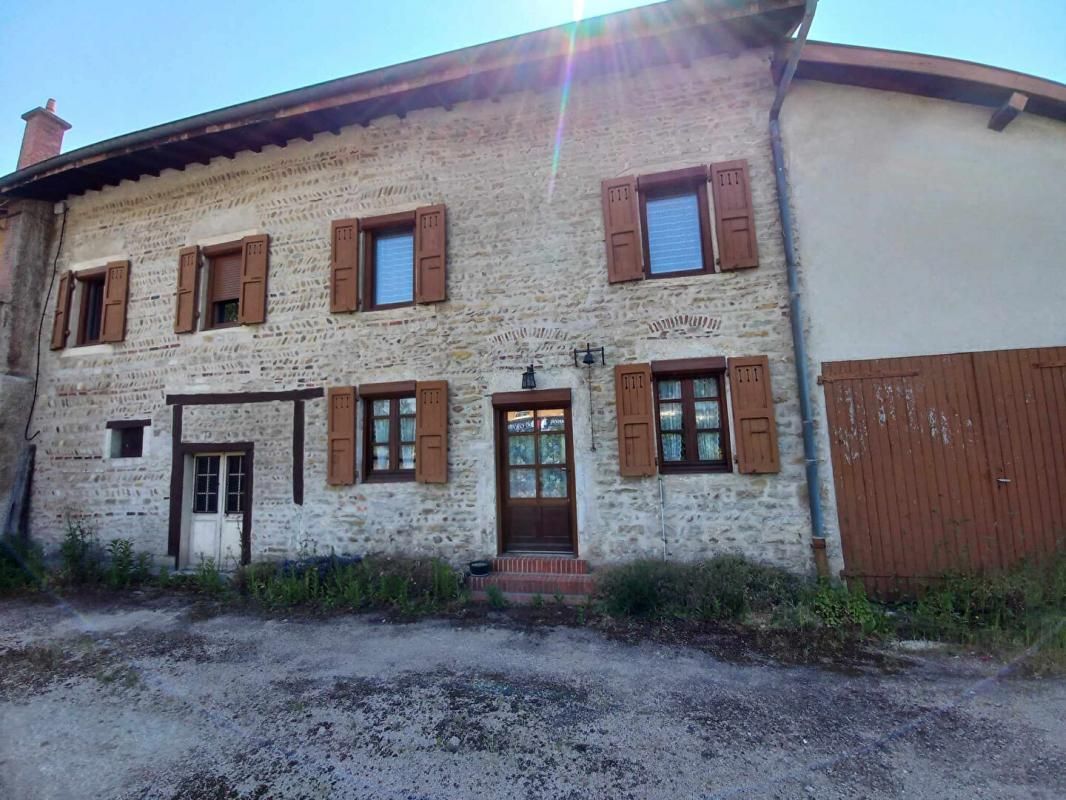 BOURG-EN-BRESSE MAISON BOURG-EN-BRESSE/MONTAGNAT - 142 m2 - Trrain 5700 m2 dans forêt Seillon 1