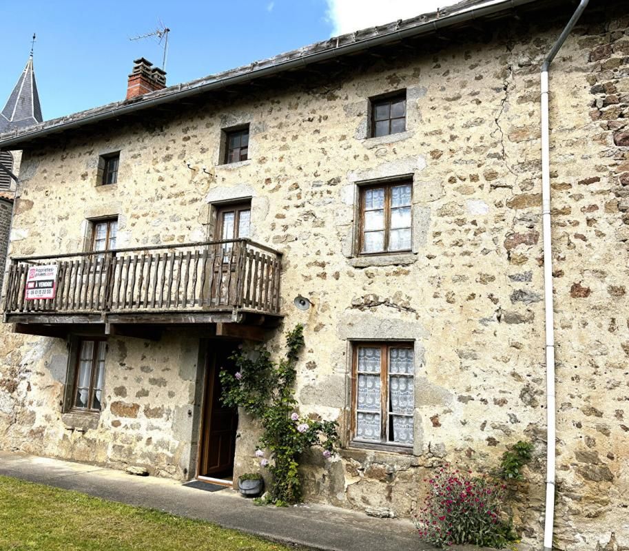 LA CHAULME Maison en pierre 150 m² habitables 4 chambres terrain non attenant 320m² 2