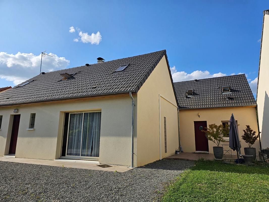 SAINT-GERMAIN-DU-PUY LOT DE 2 MAISONS RECENTES JARDIN 1