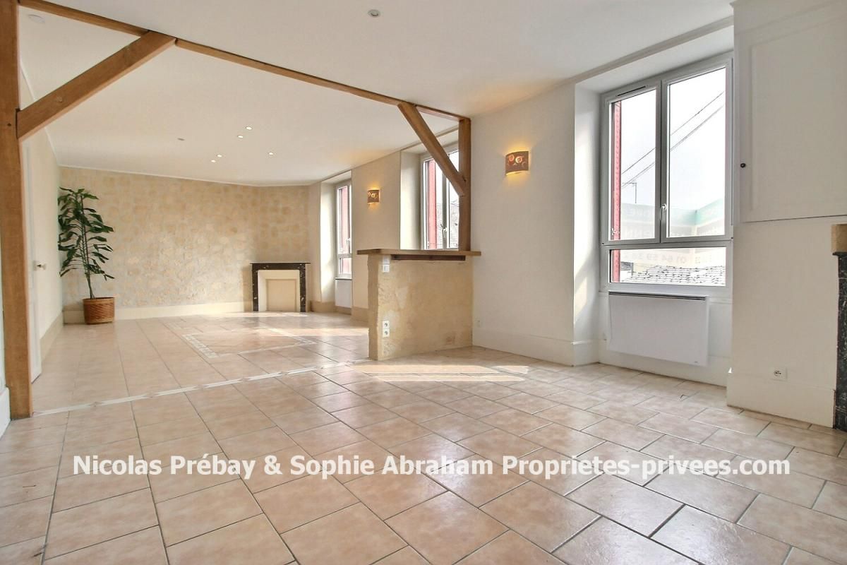 Appartement de 5 pièces, 4 chambres et caves