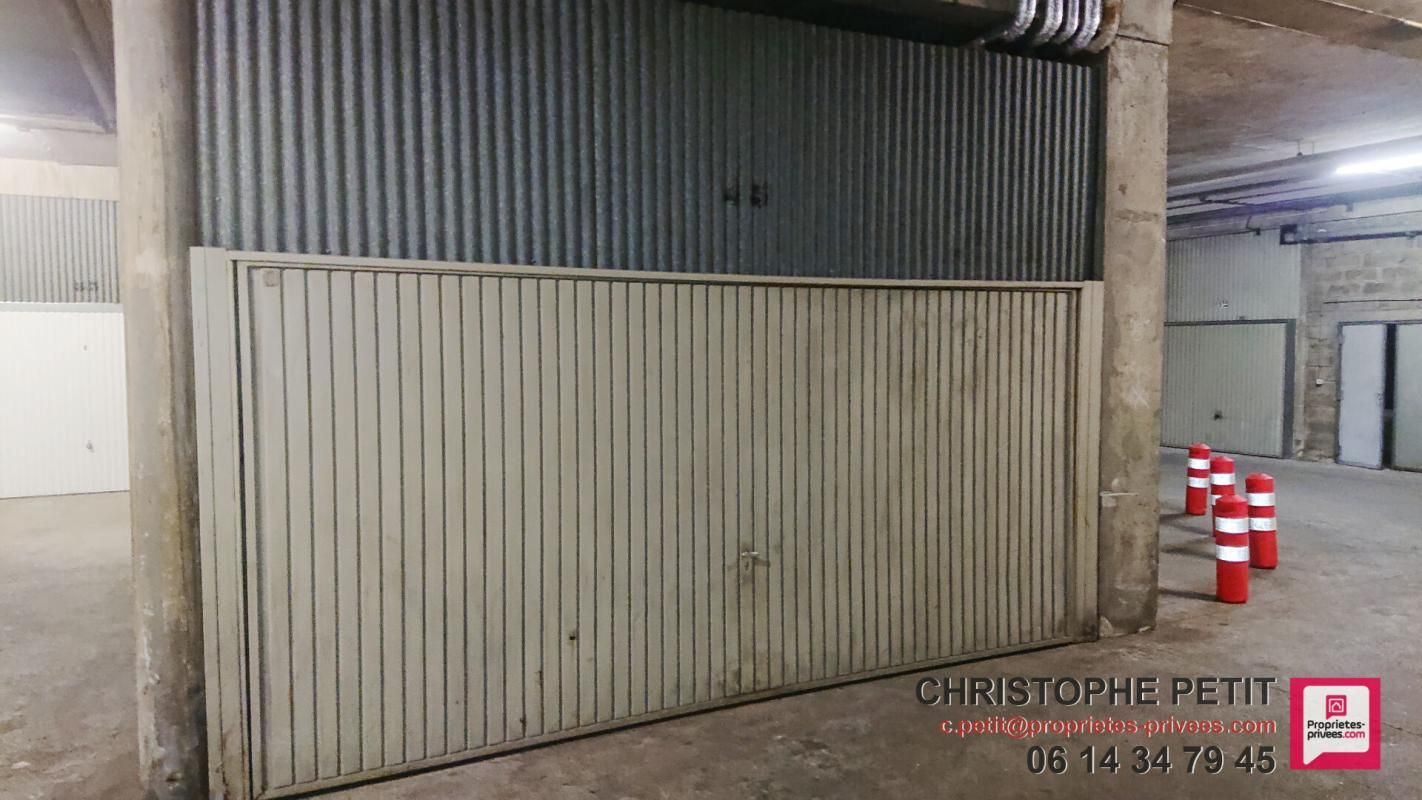 Parking / box (double) 23 m2 - Le Plessis-Bouchard 95130