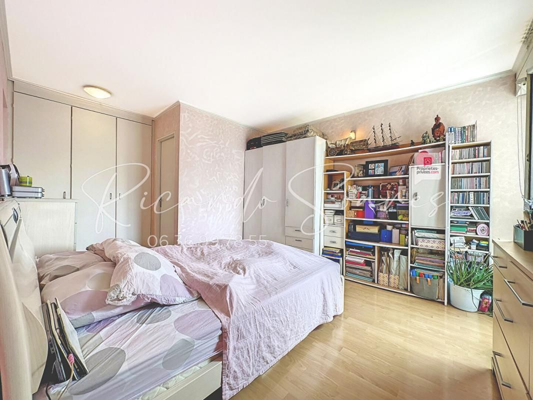 PARIS-10E-ARRONDISSEMENT BELLEVILLE - APPARTEMENT 101M2, 5 PIÈCES, 4 CHAMBRES, CAVE, PARKING 4
