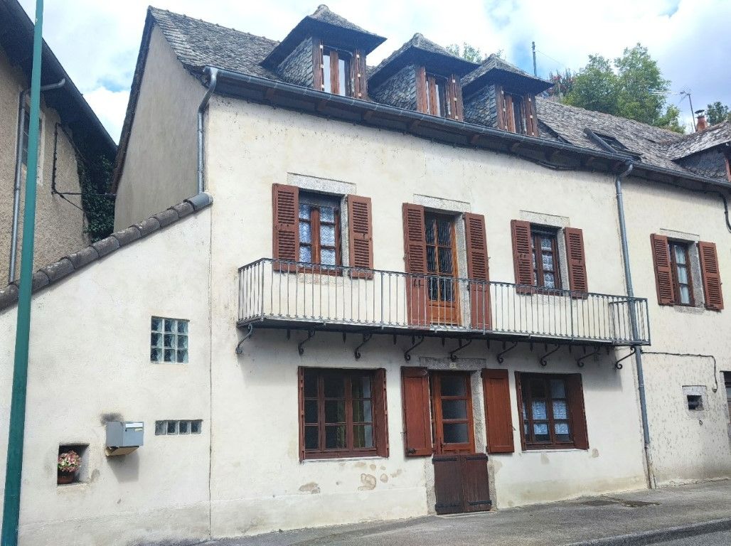 ENTRAYGUES-SUR-TRUYERE Maison  4 pièces 92 m2, jardin 1