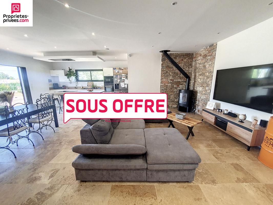 VILLA CONTEMPORAINE DE PLAIN PIED  AVEC PISCINE ET GARAGE
