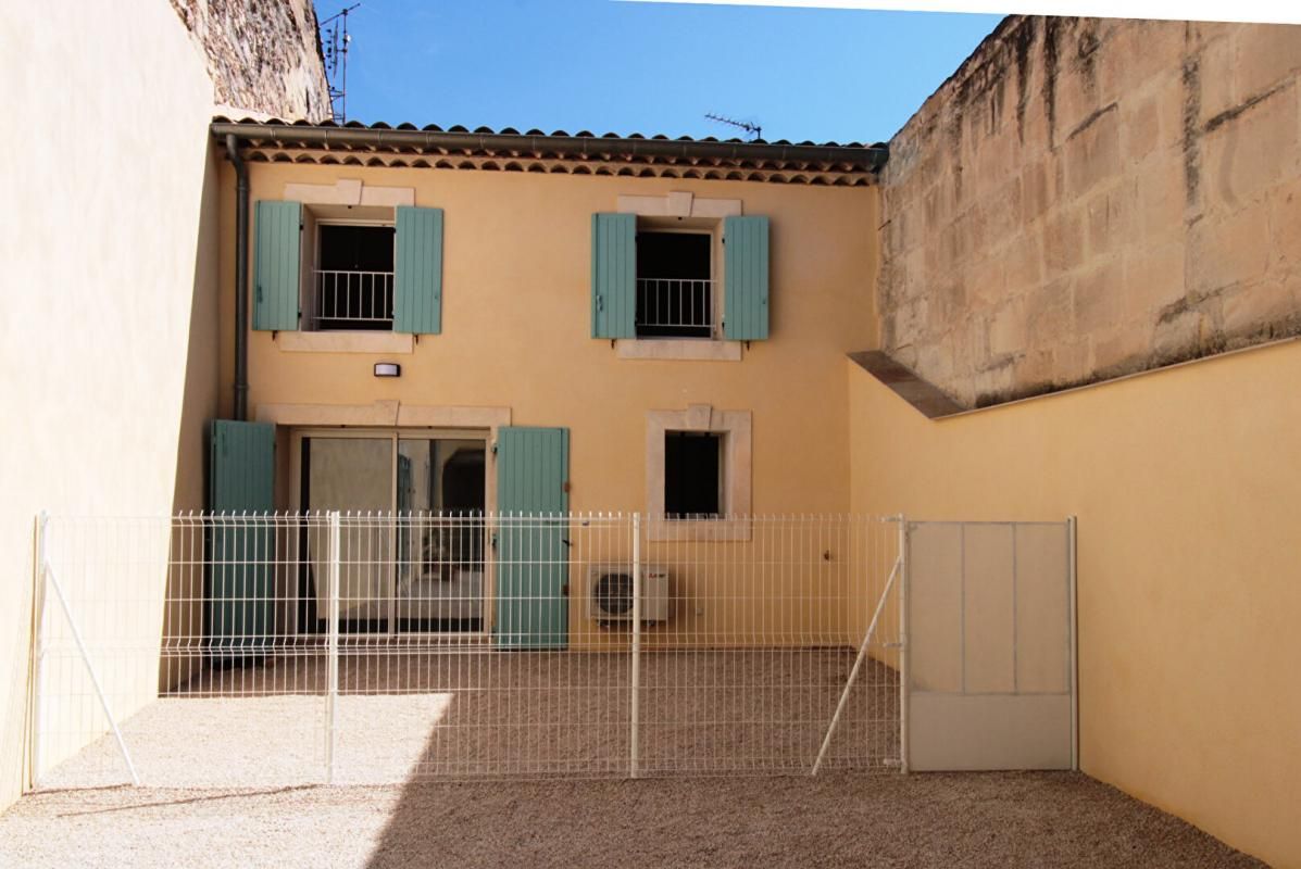 Graveson 13690 - Maison T3 de 74 m2 avec cour privative