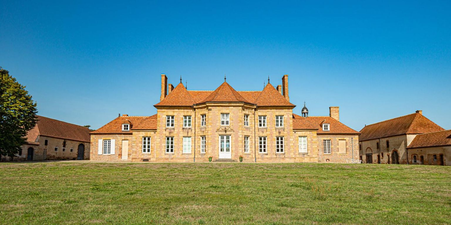 MOULINS Château 2