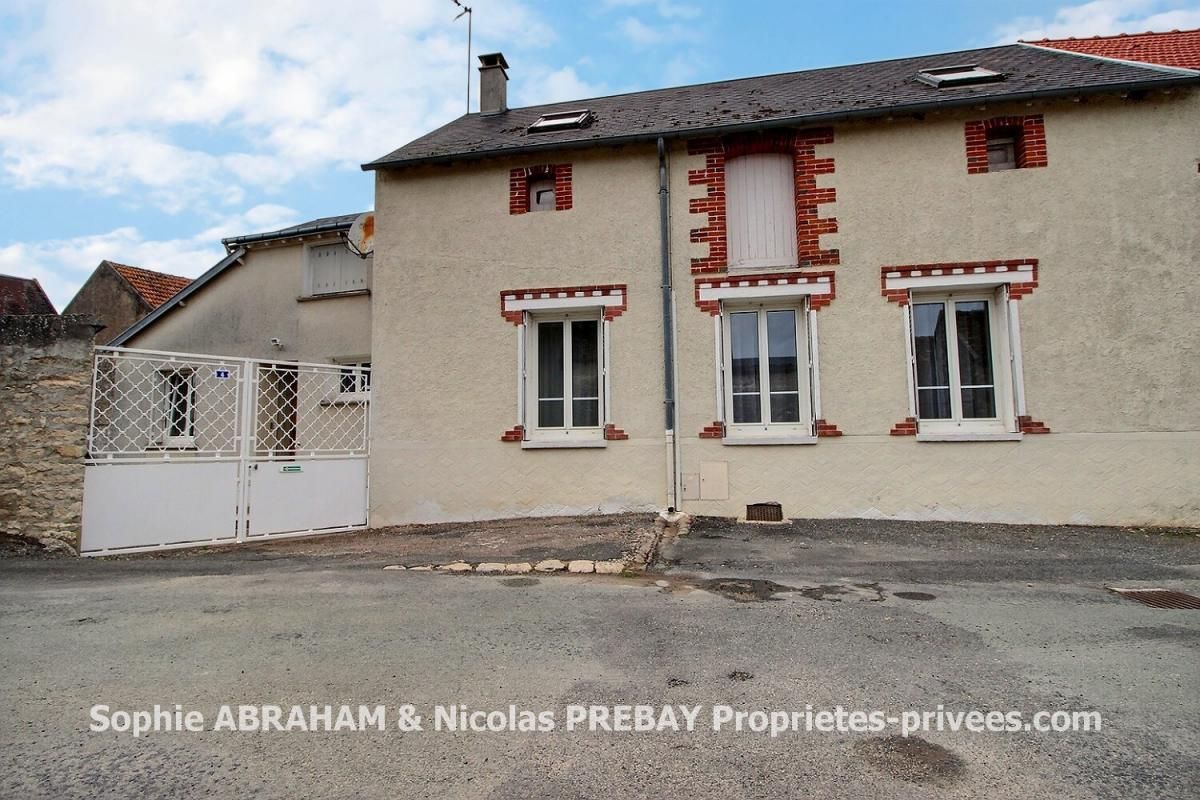 MANCHECOURT Corps de ferme avec dépendances et cour 1