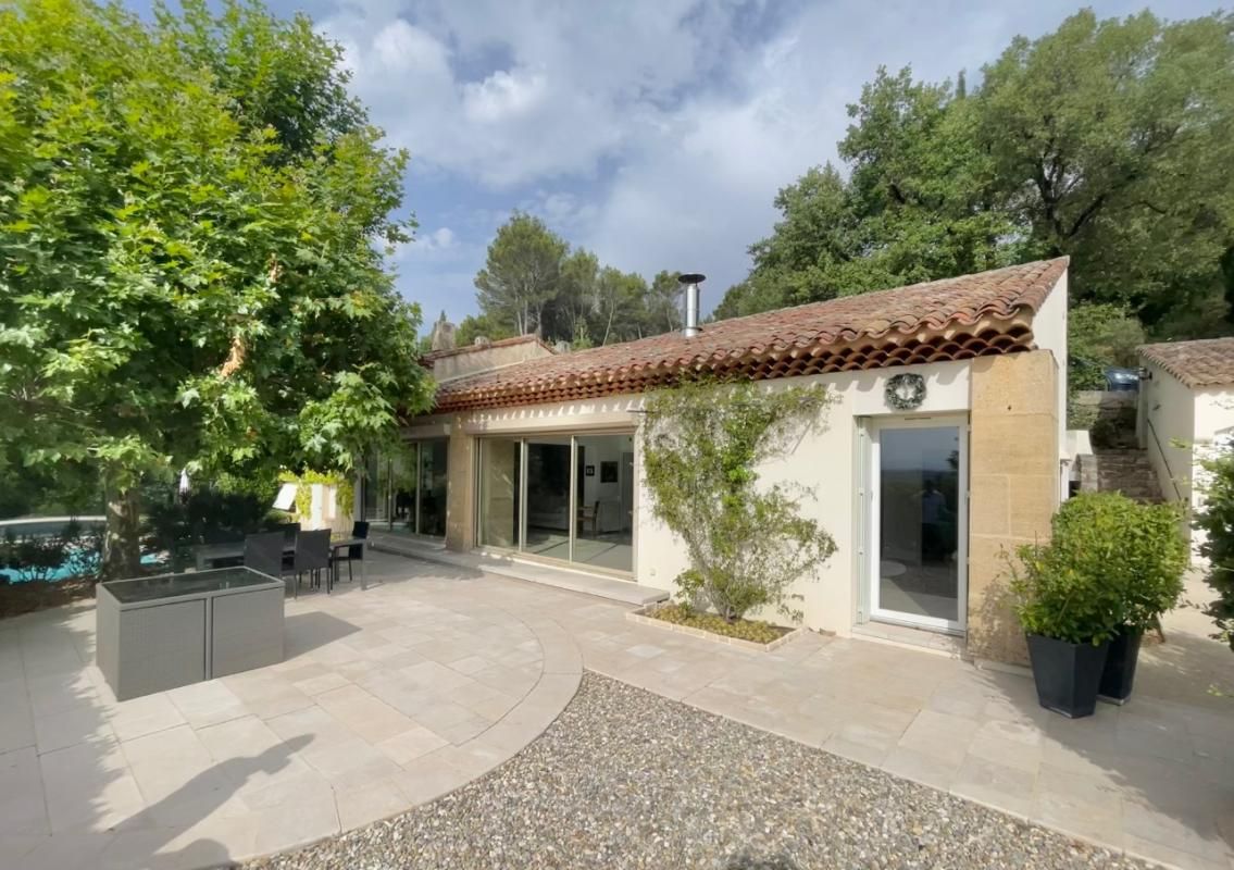 Le THOLONET - Propriété  d'Architecte néo-moderne Aix En Provence 11 pièce(s) 242 m2 / 4 chambres / 1700 m2 terrain / Piscine