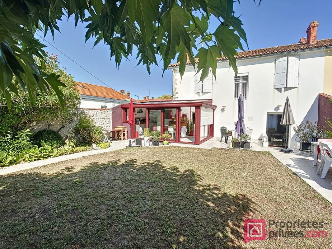 Maison La Rochelle - quartier recherché - 5 pièce(s) 150 m2 - jardin de 500m2 et plus