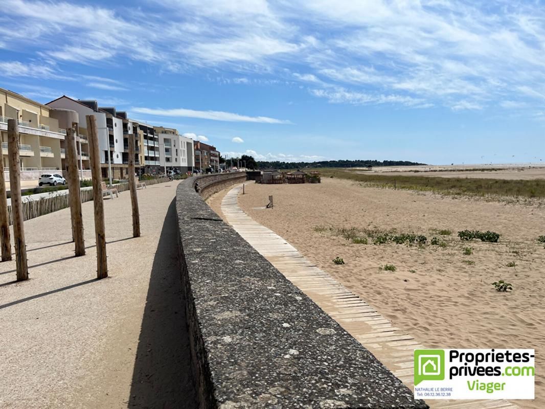 VIAGER OCCUPEE Appartement Saint Brevin Les Pins 2 pièce(s) 26 m2 PLACE ET COMMERCES