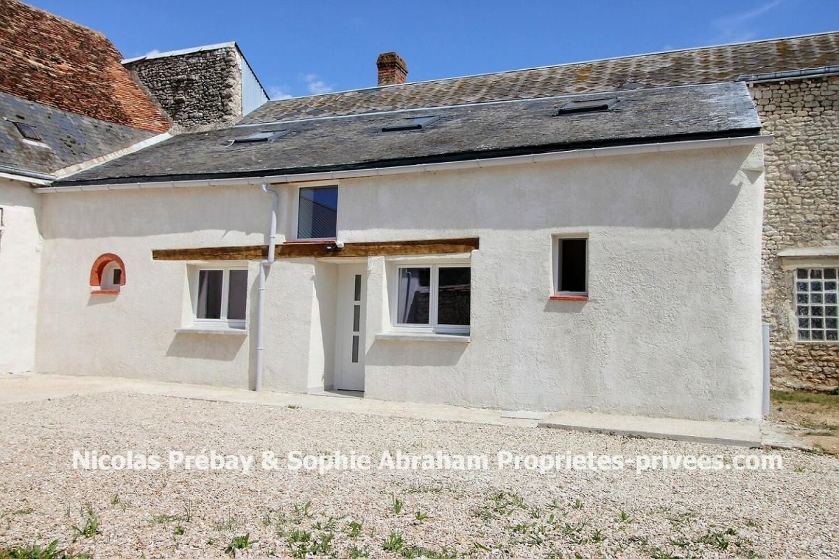Maison en pierres de 3 pièces avec jardinet