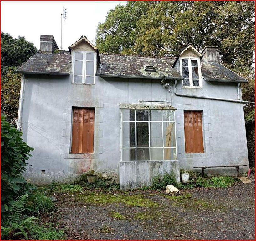 29520 Chateauneuf du Faou maison de hameau à rénover 1,2 hectares écurie hangar dépendances