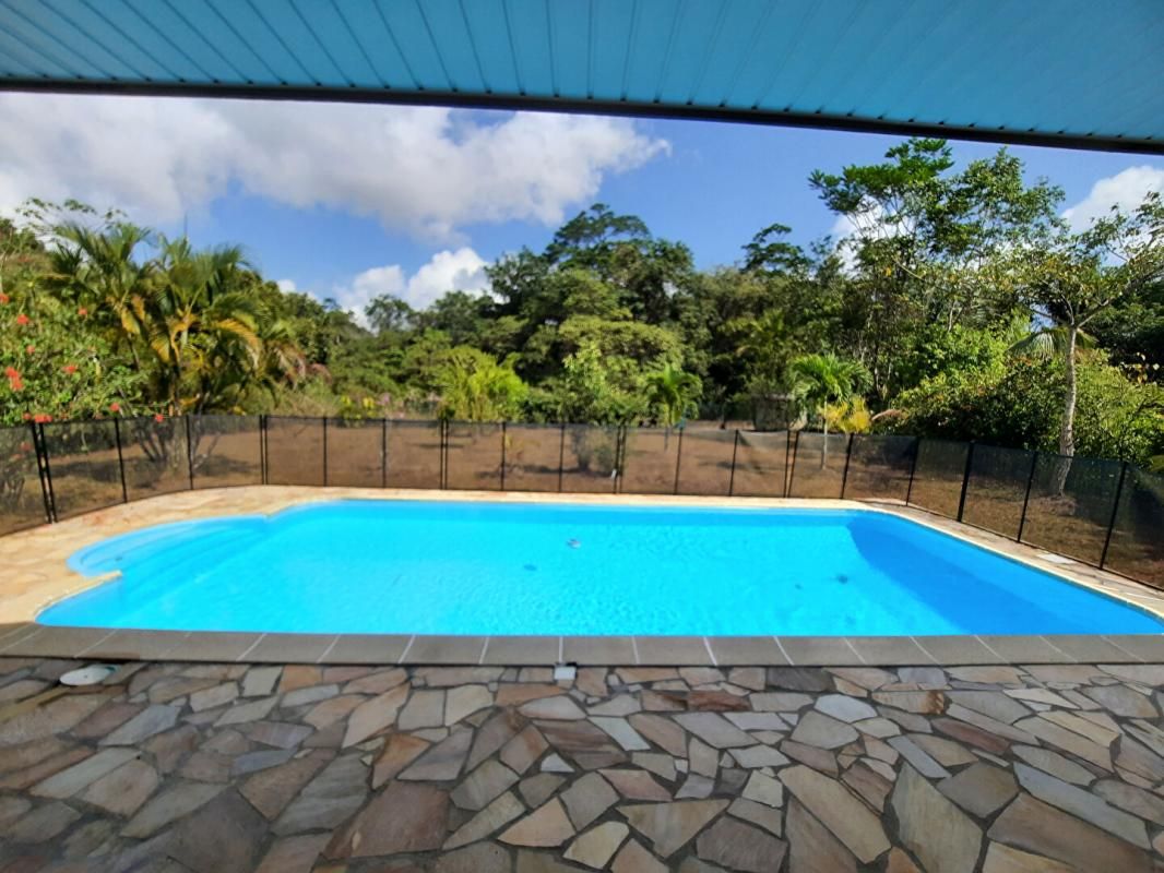 Villa Remire Montjoly 5 pièce(s) + piscine sur 1226 m2 terrain