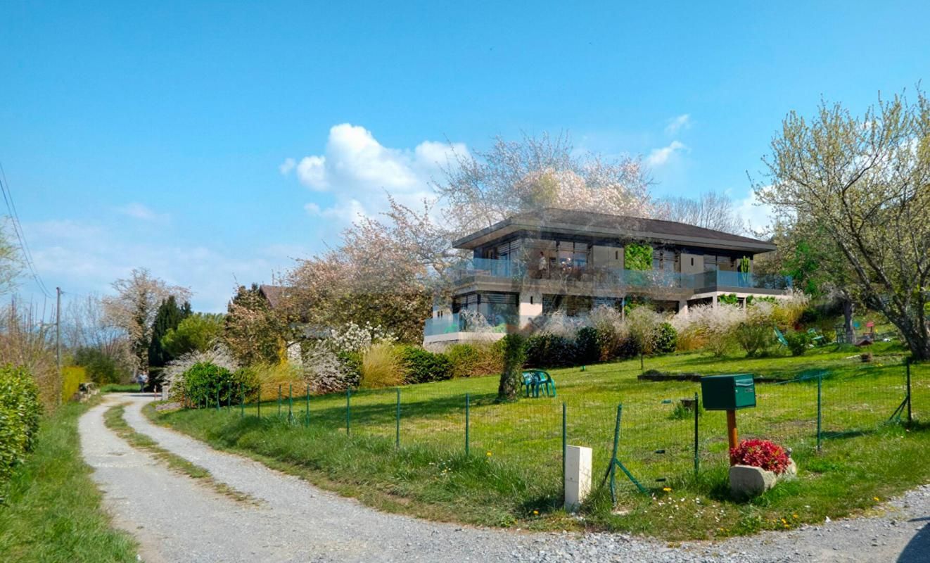 Maison  209 m2 R+1 avec sous-sol sur un terrain de 835m2