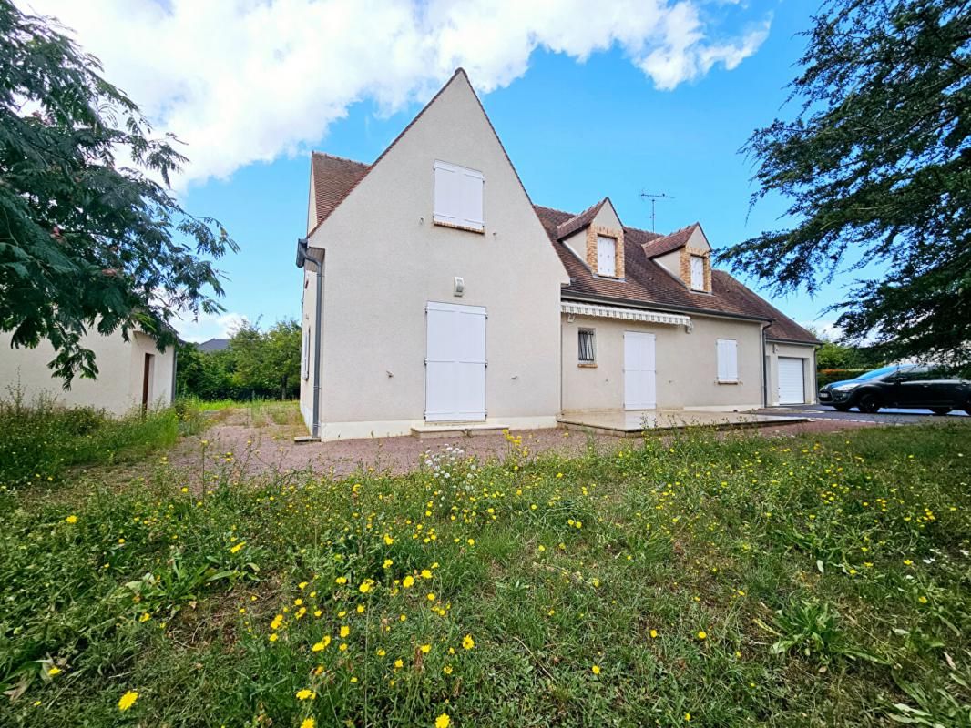 Maison Mehun Sur Yevre 8 pièce(s) 160 m2