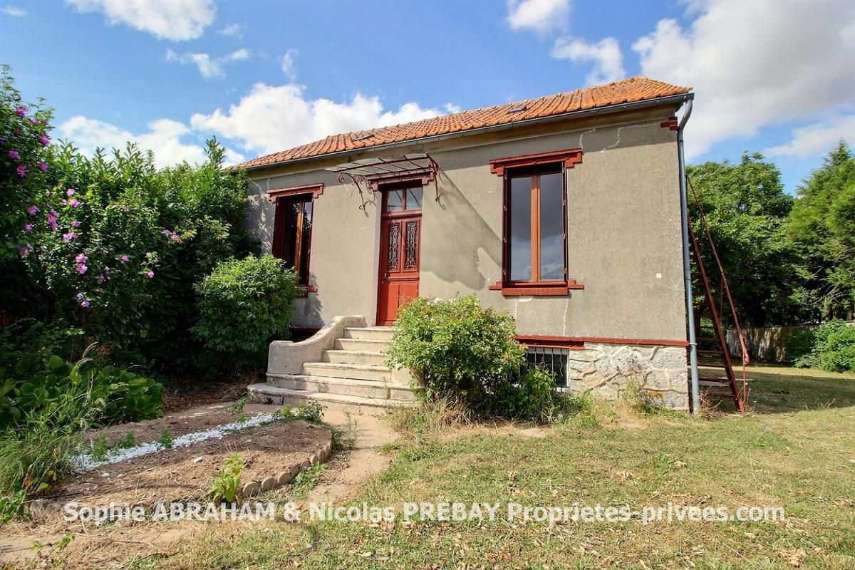 Maison surélevée de 3 pièces, 2 chambres, dépendance et terrain