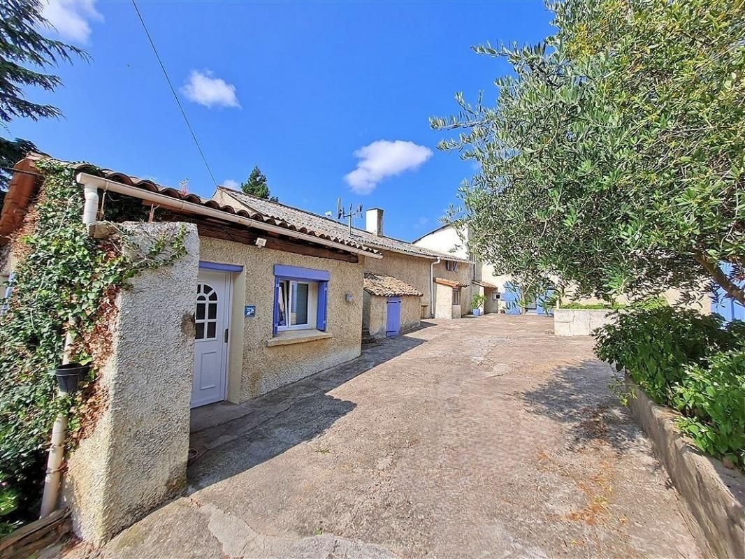 CARCASSONNE Ensemble immobilier 9 pièces 244 m2 1