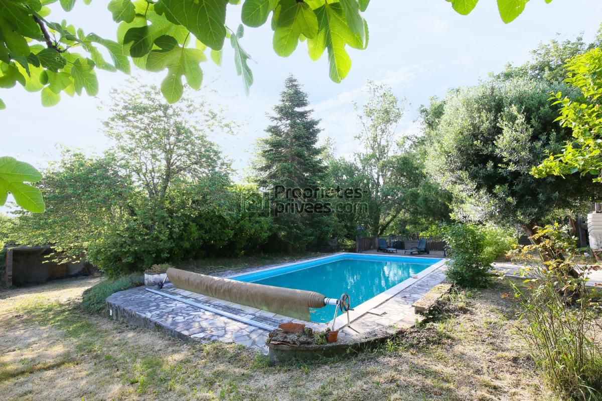 MONTAIGUT-SUR-SAVE MAISON FAMILIALE 5 CHAMBRES + 1 BUREAU 1