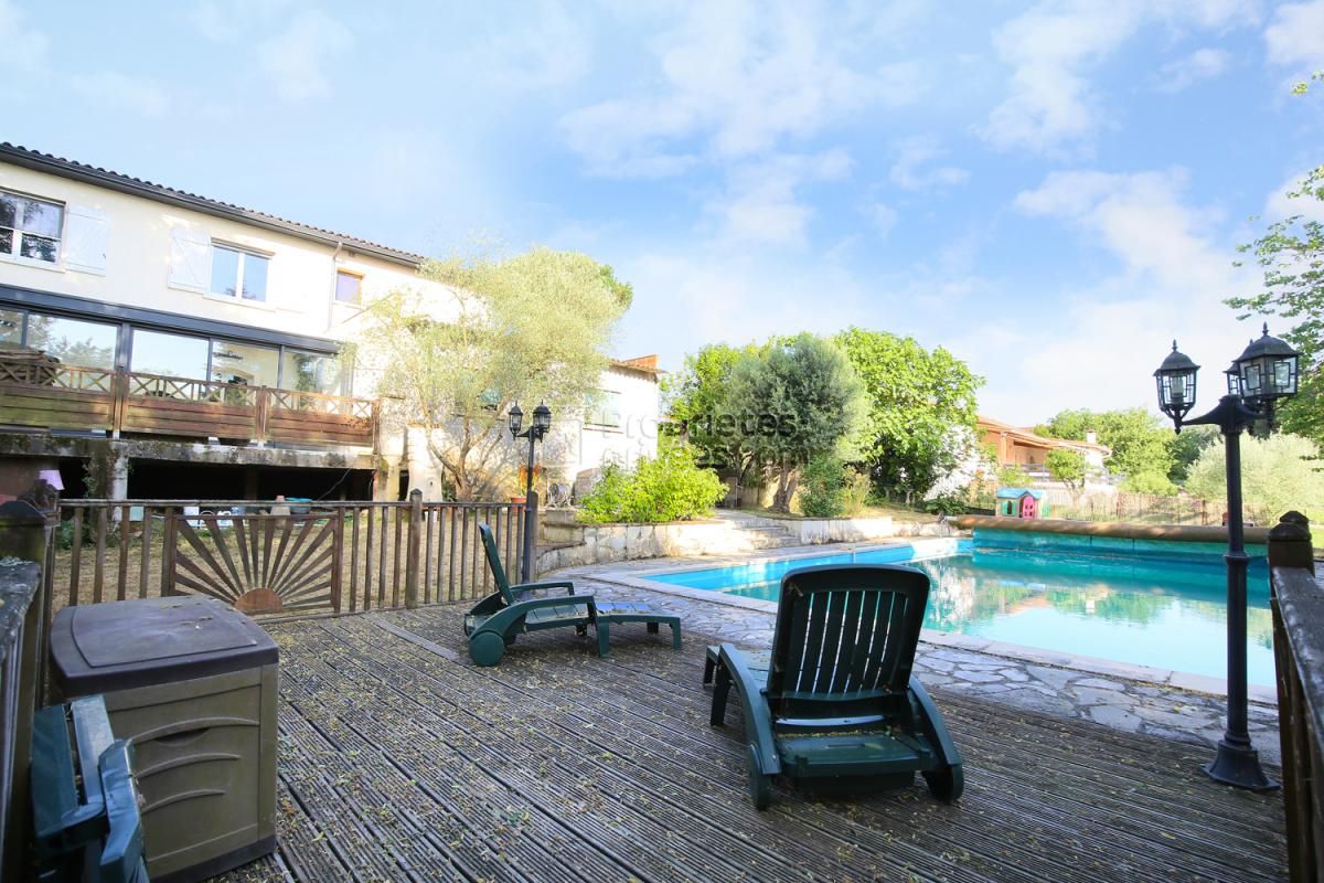 MONTAIGUT-SUR-SAVE MAISON FAMILIALE 5 CHAMBRES + 1 BUREAU 2