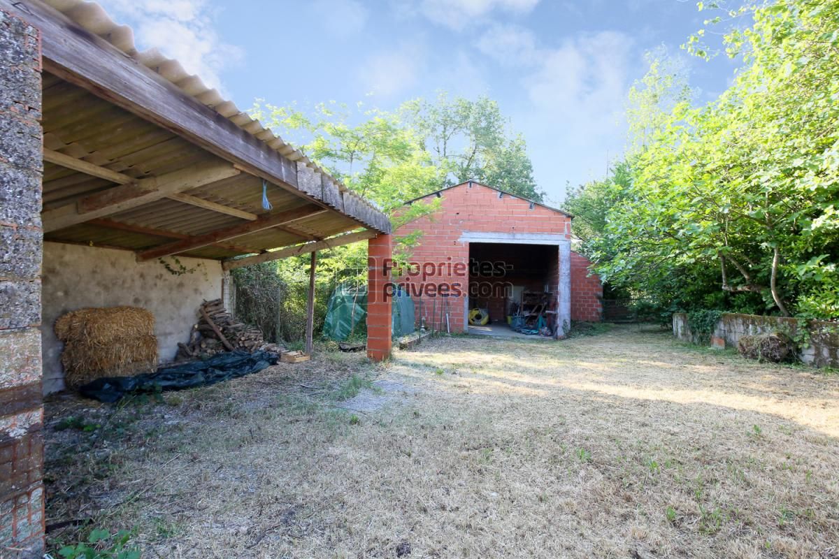 MONTAIGUT-SUR-SAVE MAISON FAMILIALE 5 CHAMBRES + 1 BUREAU 3