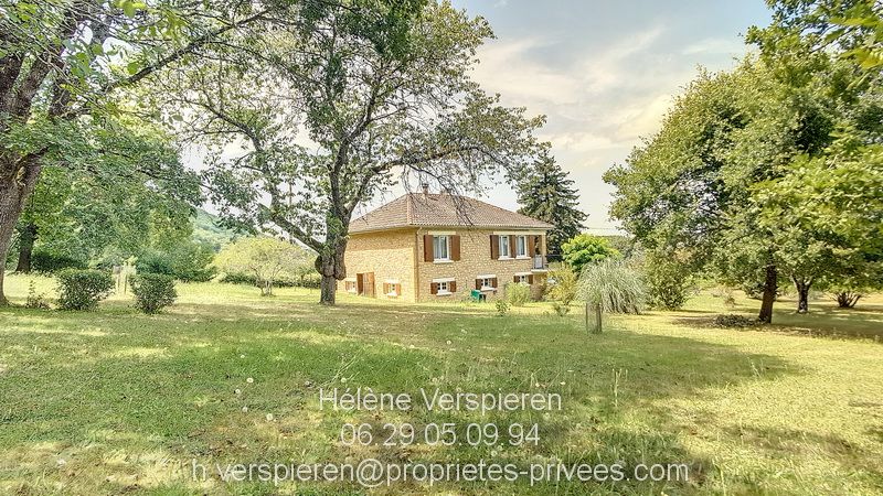 Maison Siorac En Perigord 6 pièce(s) 127 m2 TERRAIN  4240 M2