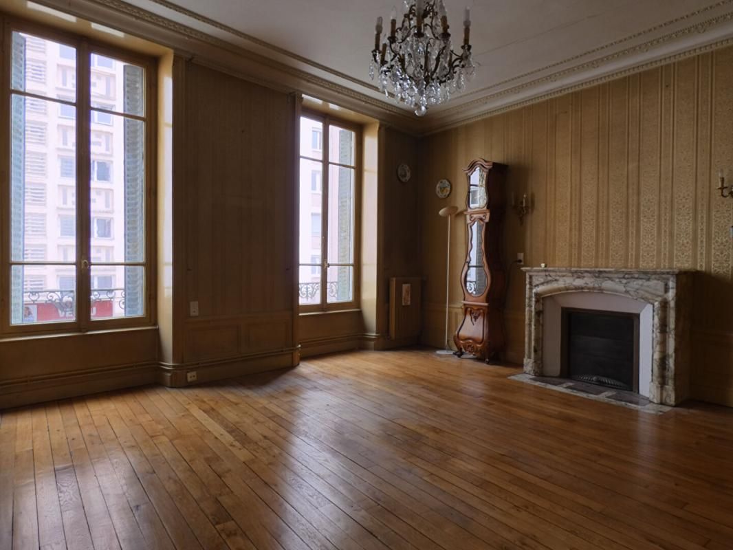 Appartement Chalon Sur Saône 9 pièce(s) 217 m2