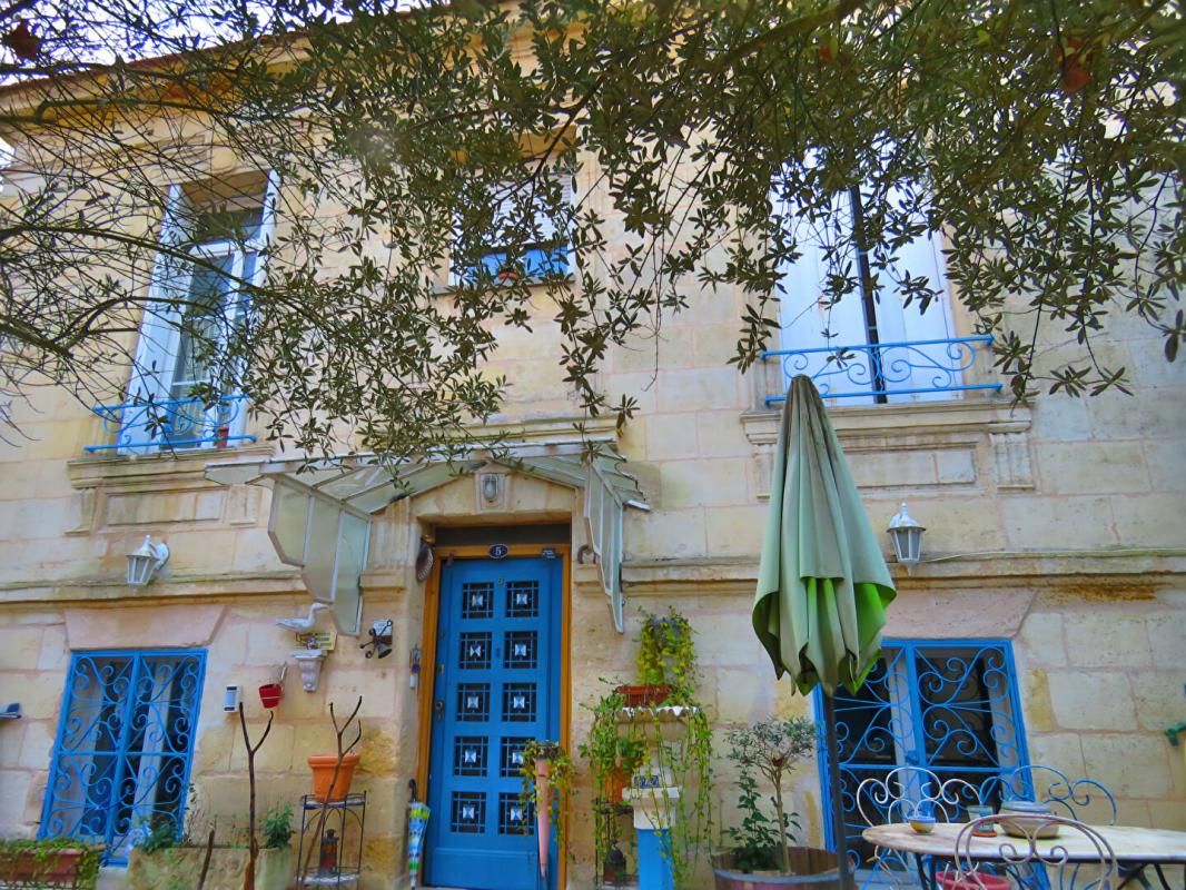 Charmante maison 142m² en pierre sur Jolie place dans Bordeaux