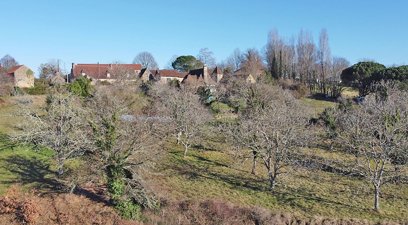 Terrain constuctible 5851 m2