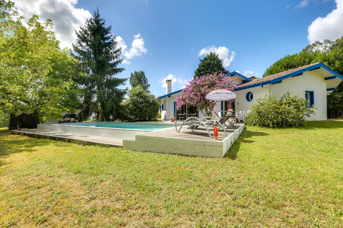 Maison Saubion 161 m2  avec piscine et grand jardin