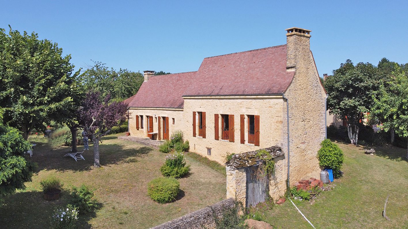 SARLAT LA CANEDA Propriété 2 gîtes 6 pièce(s) 139 m