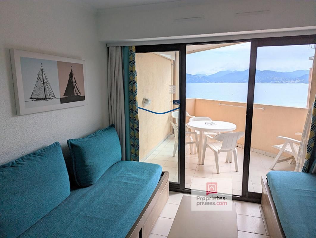 CANNES LA BOCCA Studio cabine front de mer Cannes 1