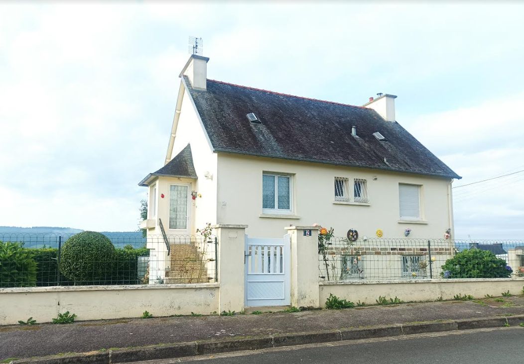 29520 Châteauneuf du Faou maison avec locataire en place, 2 chambres, belle vue