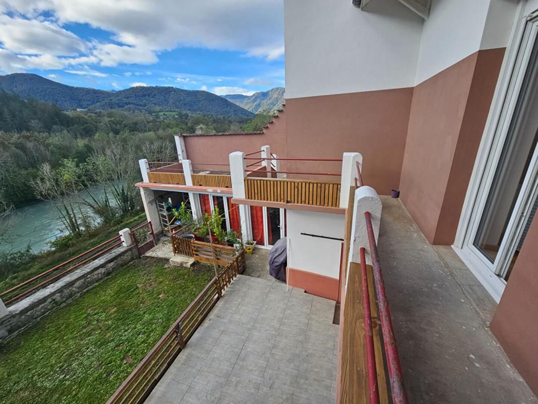Maison de Village beaux volumes totalement rénovée