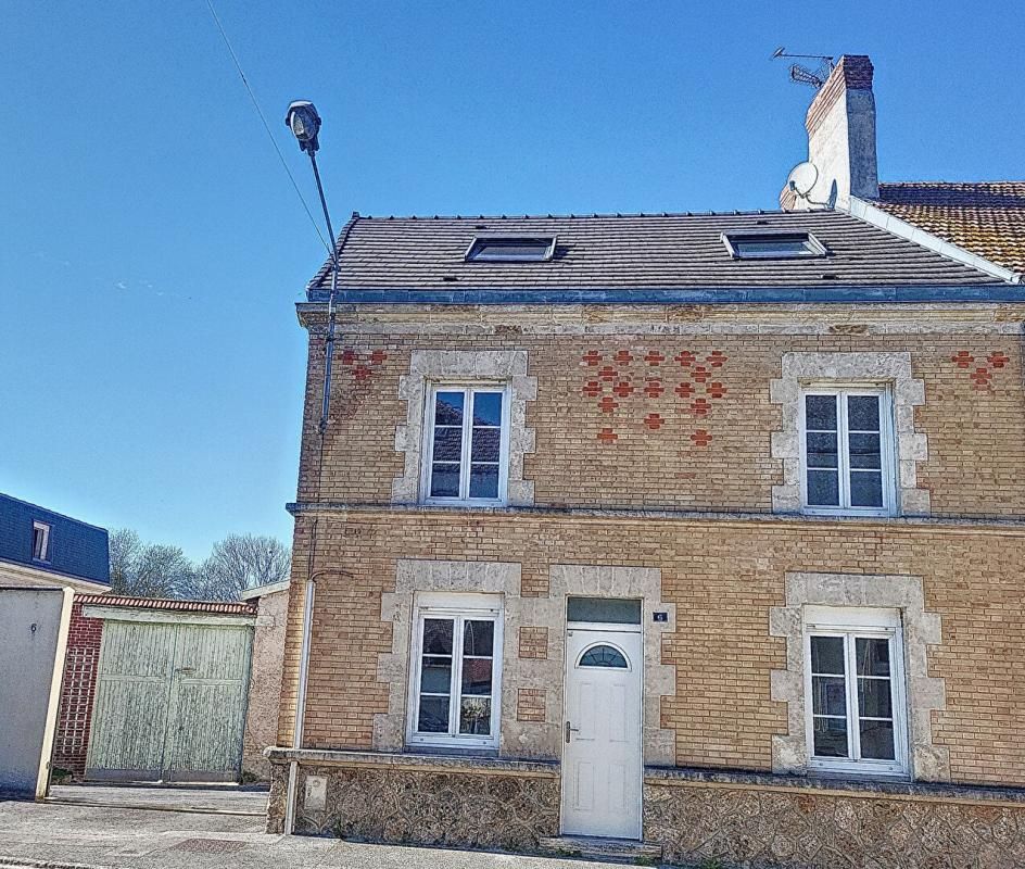 Maison Isles Sur Suippe 7 pièce(s) 180 m2
