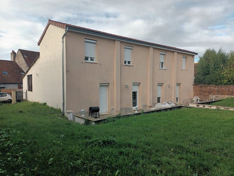 VARENNES-SUR-ALLIER Immeuble de rapport de 5 appartements 1