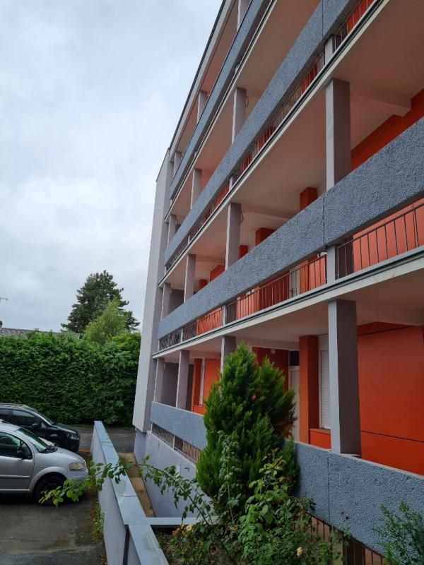 Appartement 1 pièce au calme, proche des commodités