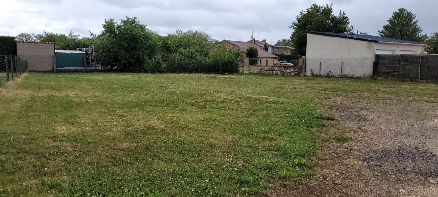 Terrain Constructible de 750 m² - Chauvigny