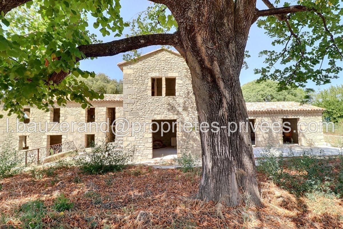 Mas de village proche UZES